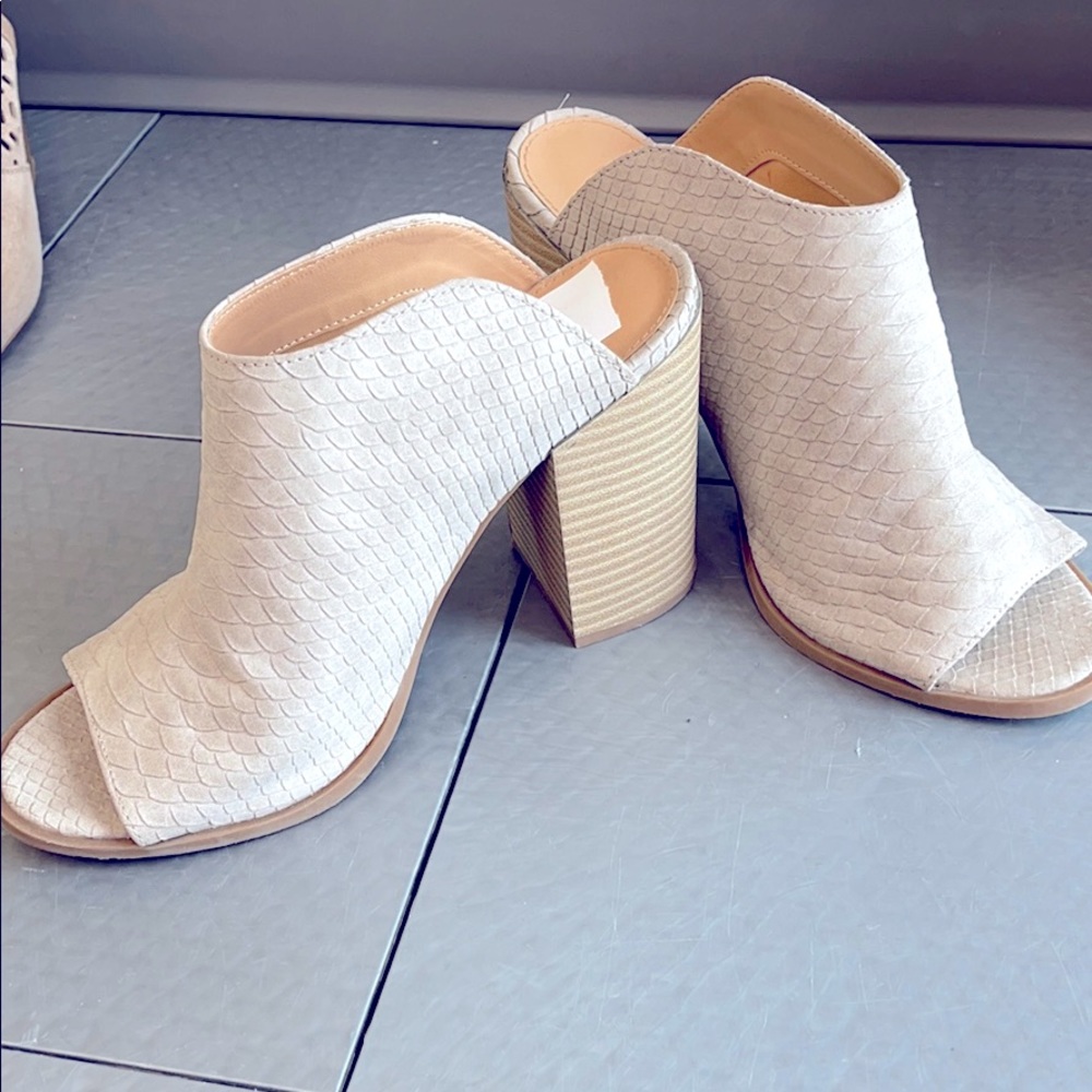 Adorable Open toe wedge heels